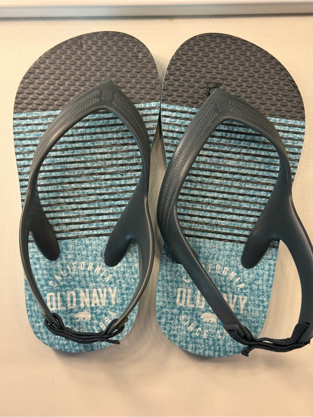 Old Navy Light Blue Textured Flip Flops SIZE TODDLER 7